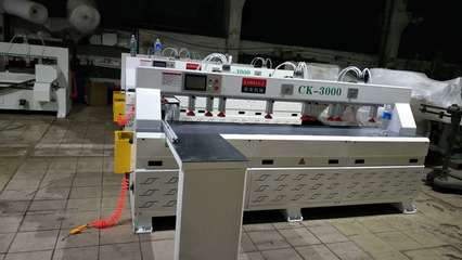 側(cè)孔鉆技術(shù)革新 順德木工機(jī)械設(shè)備全自動(dòng)激光高速數(shù)控側(cè)孔機(jī)廠家直銷解析